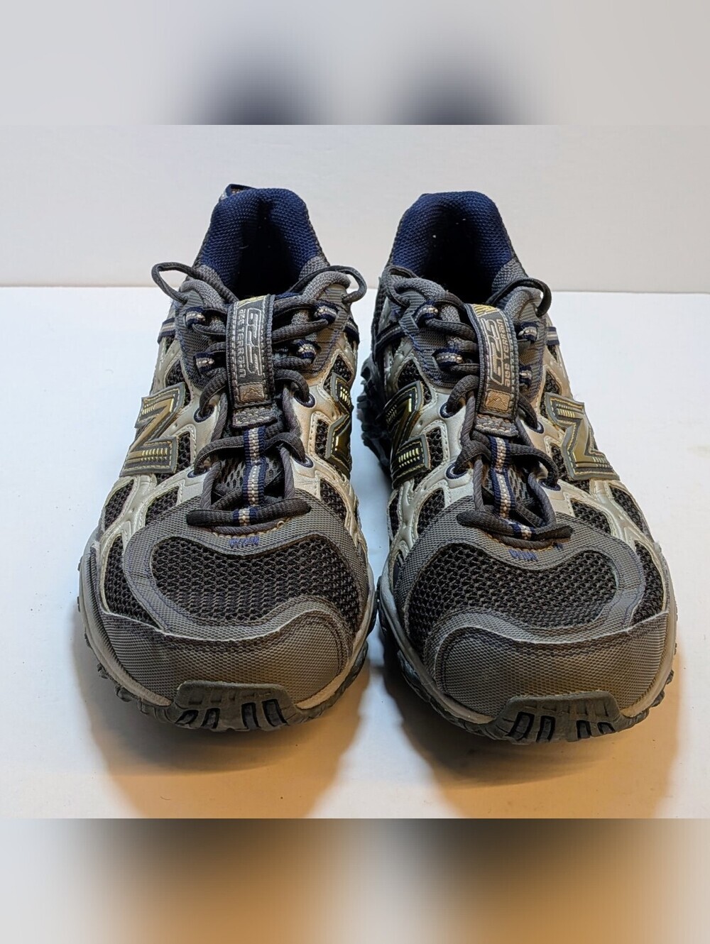 New Balance 625 Trail Running Shoes Men's Size 8.5 Gray Blue Athletic Sneakers - Picture 3 of 5
